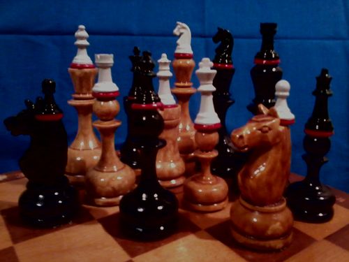 Вариант шахмат с дополнительными фигурами